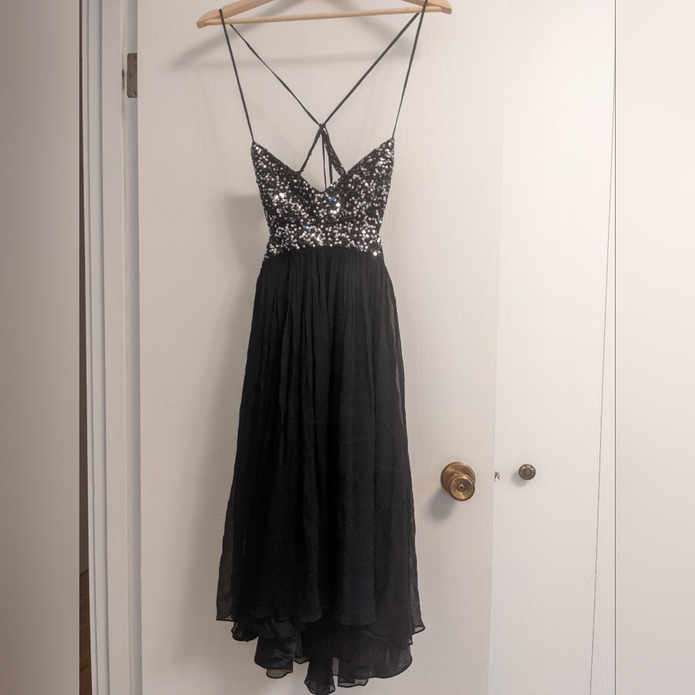 BCBG very Y2K dress